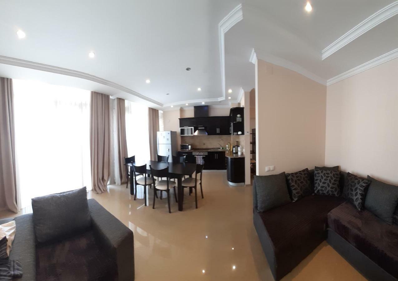 Appartamento Beautiful House By The Sea Batumi Esterno foto