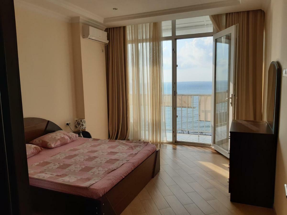 Appartamento Beautiful House By The Sea Batumi Esterno foto